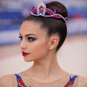 Virbrant crown style hair accessorie